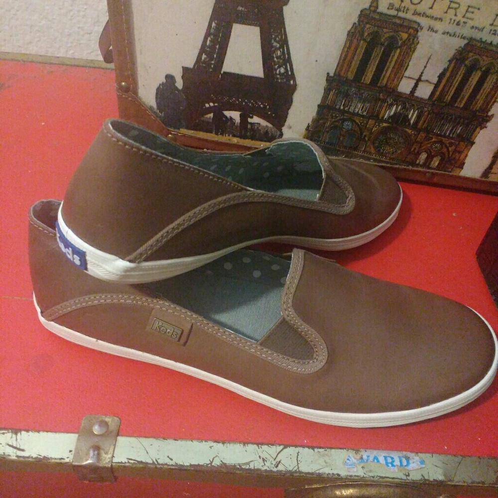 Size 9 Faux Leather Slip On Keds